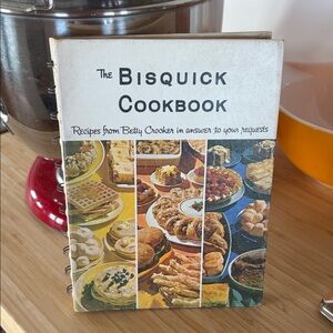 Vintage 1964 Betty Crocker Bisquick Cookbook Cottagecore Grandma's House Nice!